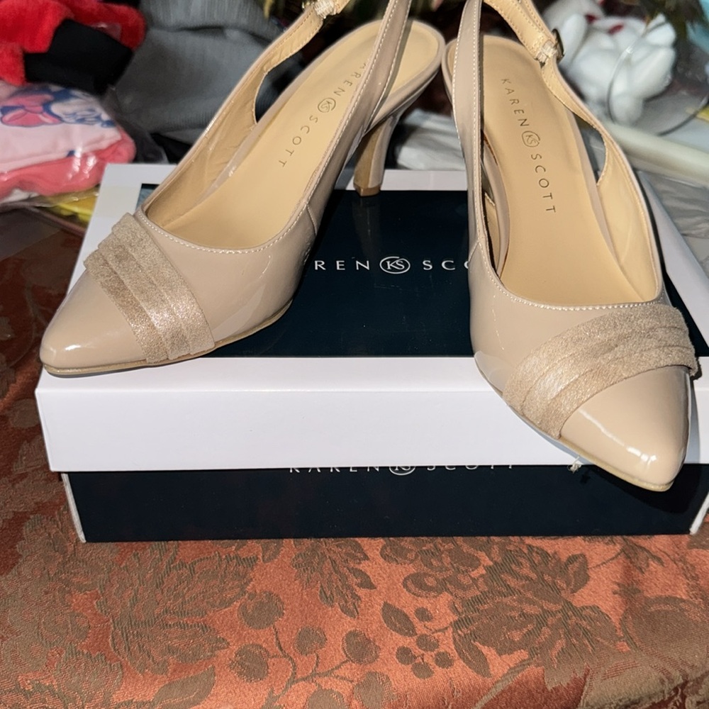 Karen Scott Women's Beige Pumps Size 7 - Picture 3 of 12